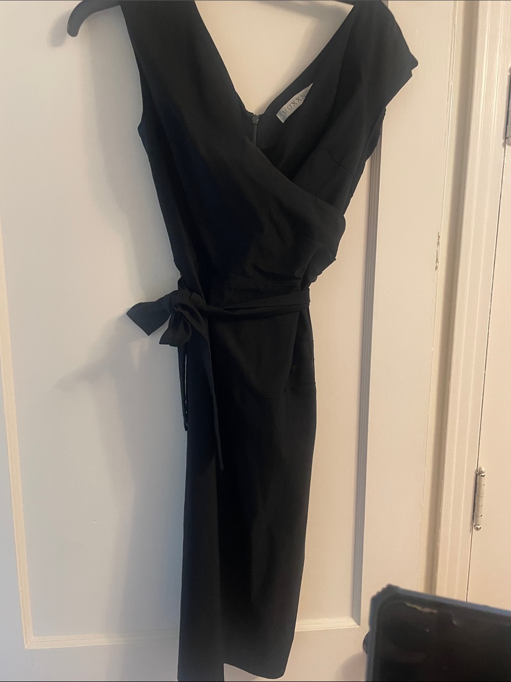 Elegant Black Midi Wrap Dress with Tie Waist
